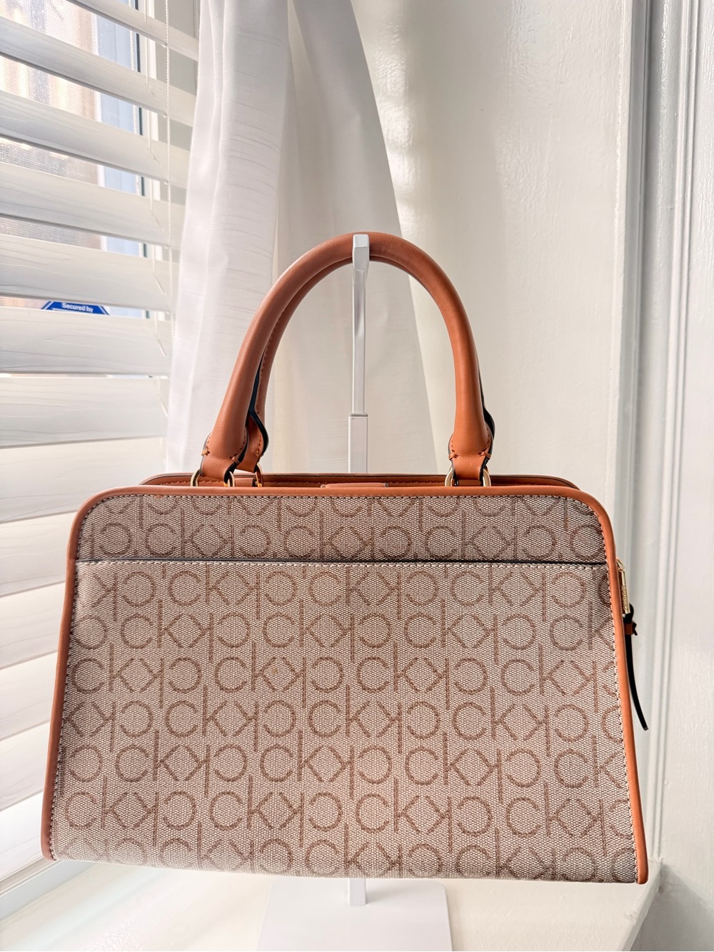 Calvin Klein Handbag & Coin Pouch - Picture 2 of 5